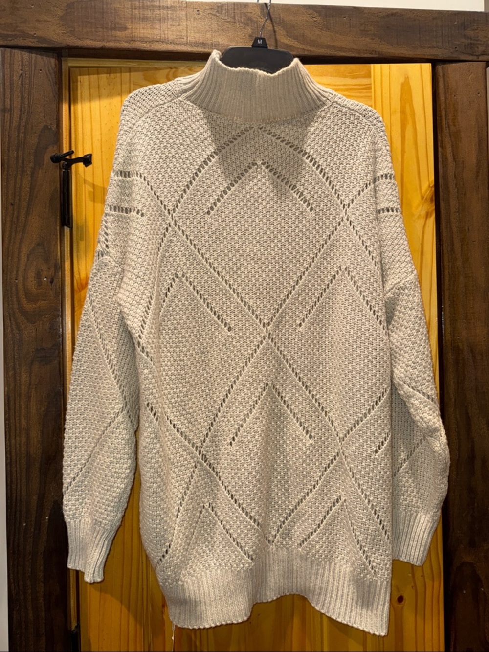 Justin&Taylor cream turtle neck sweater